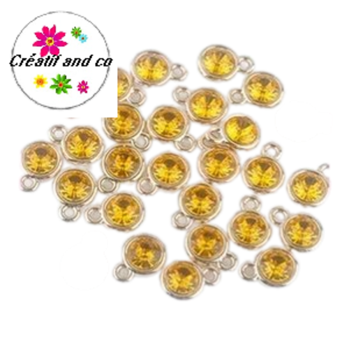 Pendentif acrylique doré strass ambre 15mm