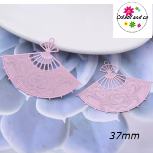 Breloque estampe grand éventail rose 37mm