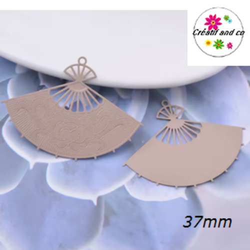Breloque estampe grand éventail beige 37mm