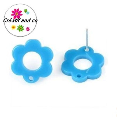 Clou oreille fleur bleue acrylique et tige argent 925