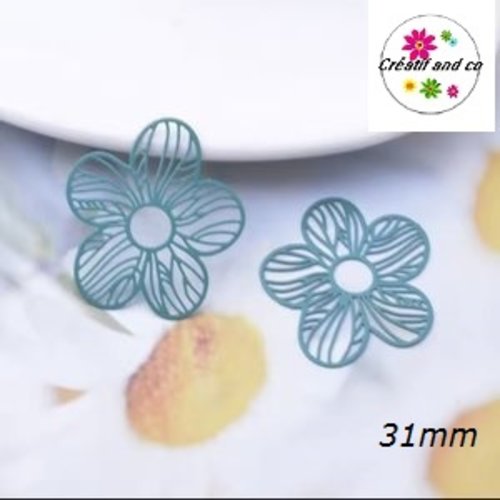 Breloque estampe fleur verte  31mm