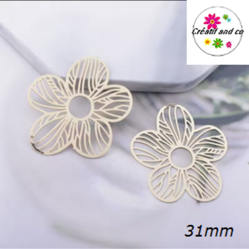 Breloque estampe fleur dorée 31mm
