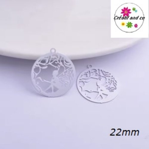 Breloque estampe fée dans cercle blanc  22mm