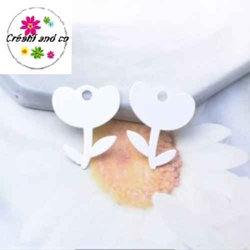 Breloque estampe fleur blanche 22mm