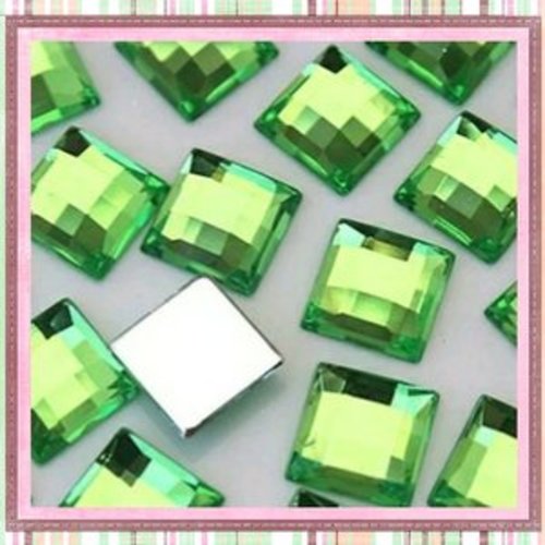 X2 cabochons carrés vert 10mm