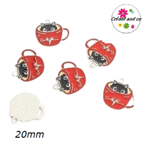 Breloque chat noir dans tasse rouge émail
