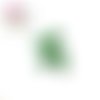 Breloque chien ballon 3d vert métal