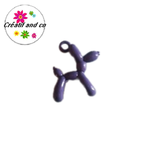 Breloque chien ballon 3d mauve métal