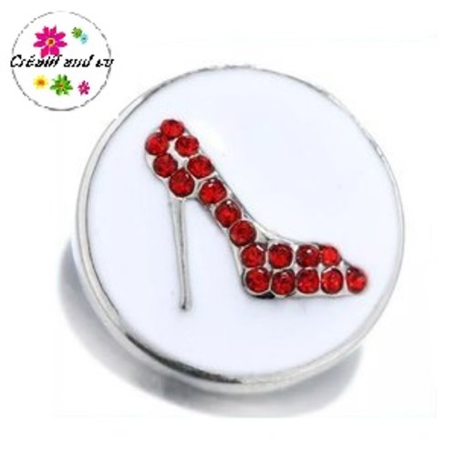 Bouton pression escarpin strass rouge fond blanc métal