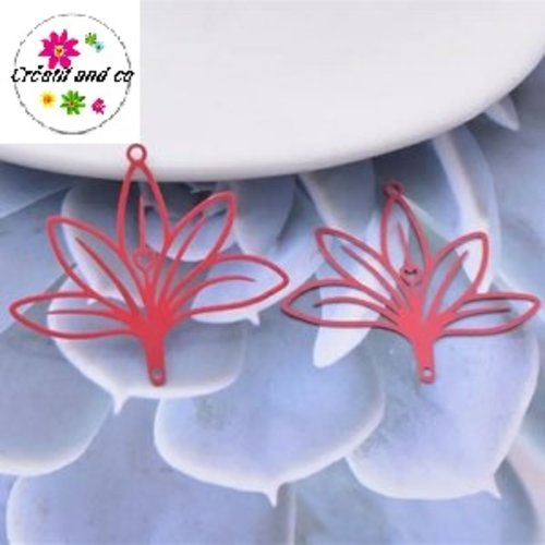 Breloque estampe connecteur fleur rouge 37mm