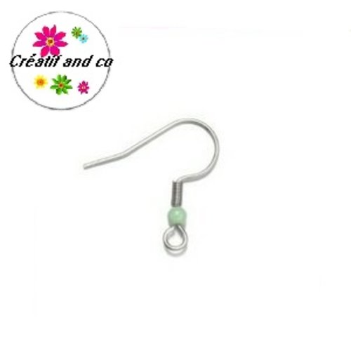 Boucle d'oreille hameçon perle verte claire