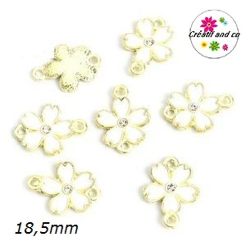 Connecteur fleur blanche émail 18,5mm