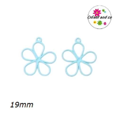 Breloque fleur creuse bleue métal 19mm