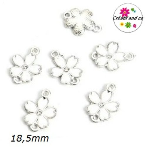Connecteur fleur blanche émail 18,5mm