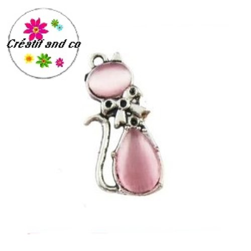 Pendentif chat métal et cabochon oeil de chat rose