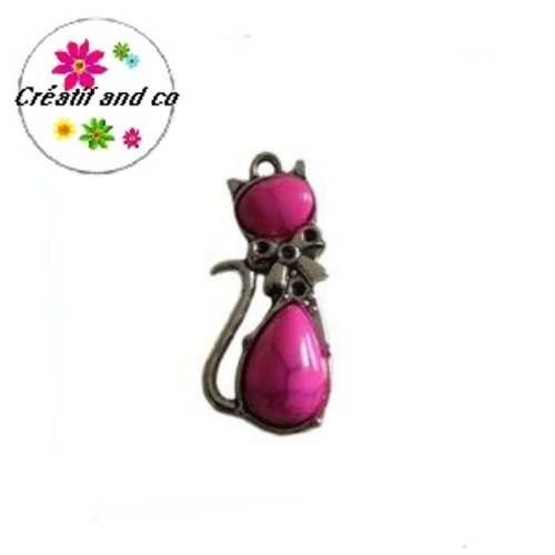Chat métal et cabochon fuschia résine 30mm
