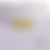 Breloque estampe petite feuille jaune 20mm