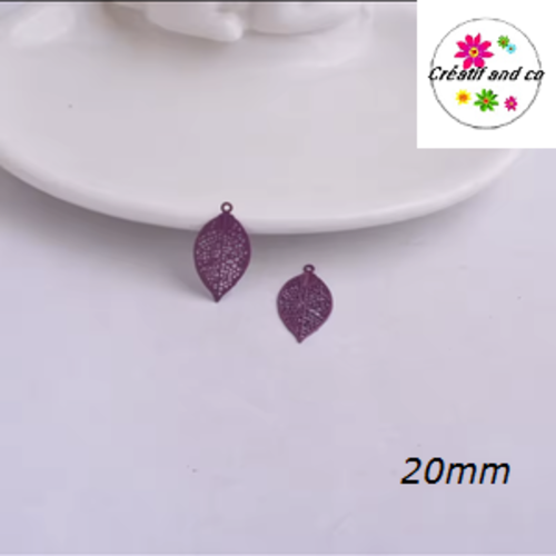 Breloque estampe petite feuille mauve  20mm