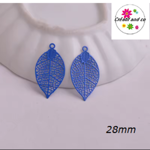 Breloque estampe feuille bleu  28mm