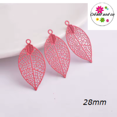 Breloque estampe feuille rouge 28mm