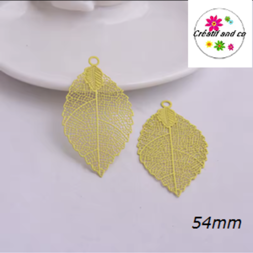 Breloque estampe grande feuille jaune 54mm