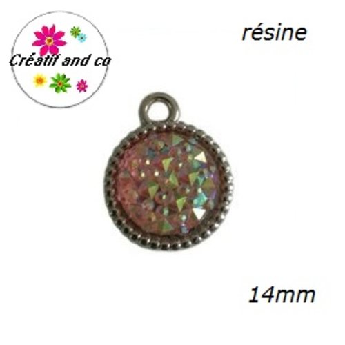 Pendentif acrylique cabochon rose pâle résine 14mm