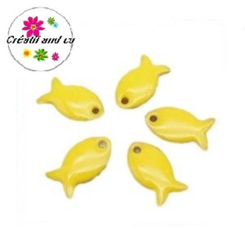 Breloque poisson jaune émail 13mm