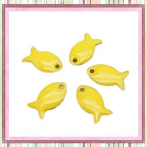 Breloque poisson jaune émail 13mm