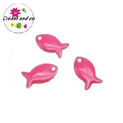 Breloque poisson fuschia émail 13mm