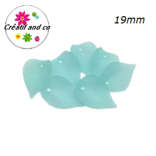 Breloque pétale de fleur  bleu clair acrylique 19mm