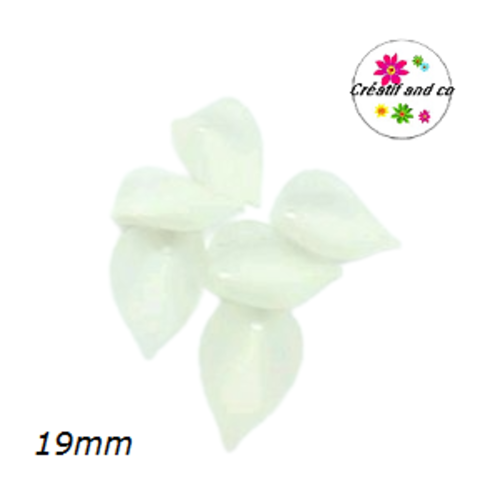 Breloque pétale de fleur jaune pâle acrylique 19mm