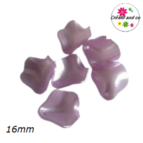 Breloque pétale de fleur nacrée parme acrylique 16mm