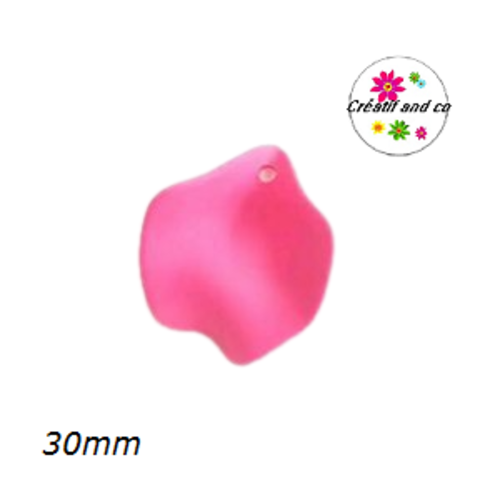 Breloque pétale de fleur de rose acrylique rose 30mm