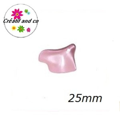 Breloque pétale de fleur nacrée rose acrylique 25mm