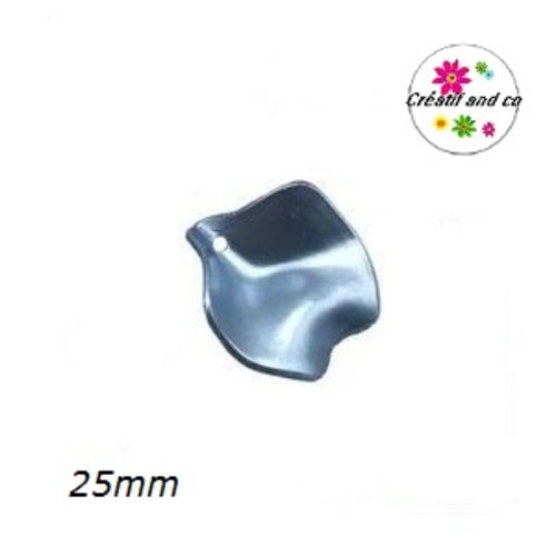 Breloque pétale de fleur nacrée bleu acrylique 25mm