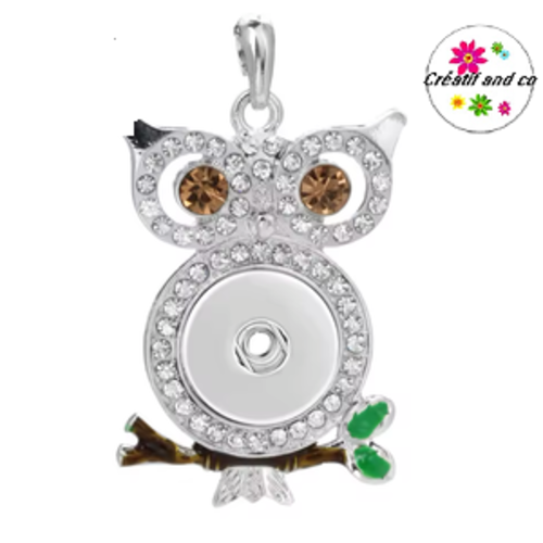 Pendentif hibou sur sa branche yeux strass marrons pour bouton pression
