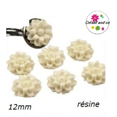 X2 cabochons fleurs 3d blanche résine 12mm