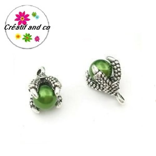 Pendentif griffe de dragon et sa perle verte
