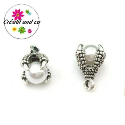 Pendentif griffe de dragon et sa perle blanche