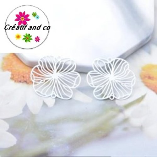 Connecteur estampe fleur blanche 25mm