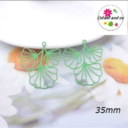 Breloque estampe trio de feuilles évidées vertes 35mm