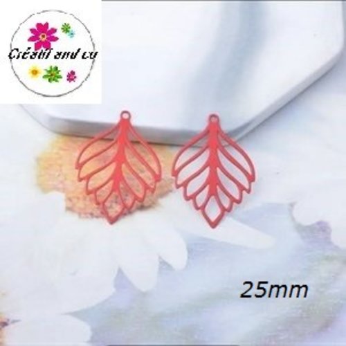 Breloque estampe feuille rouge 25mm