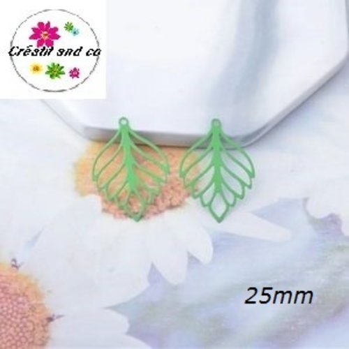 Breloque estampe feuille verte 25mm