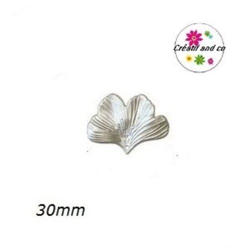 Breloque feuille de ginkgo blanche 30mm