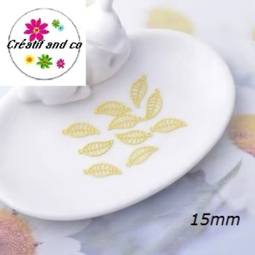 Breloque estampe feuille jaune 15mm