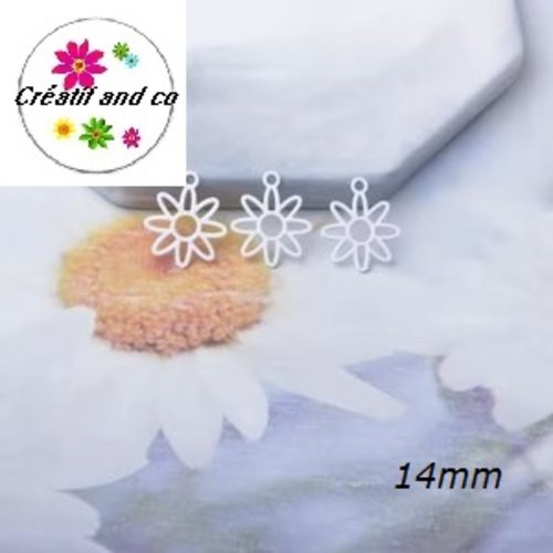 Breloque estampe fleur blanche 14mm