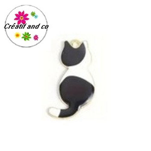 Breloque chat noir et blanc émail 30mm