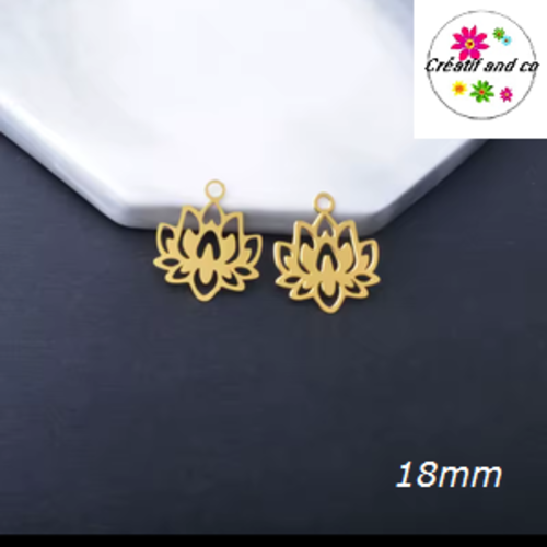 Breloque estampe fleur de nénuphar dorée 18mm