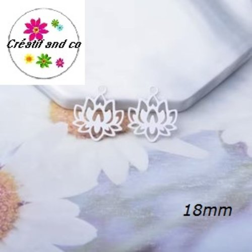 Breloque estampe fleur de nénuphar blanche 18mm