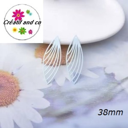 Breloque estampe éventail allongé bleu clair  38mm